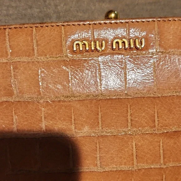 Miu Miu Light Brown Crocodile-Embossed Wallet - Picture 2 of 4